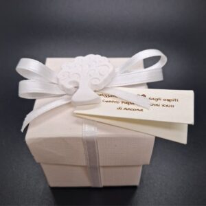 Bomboniera Scatolina color bianco.